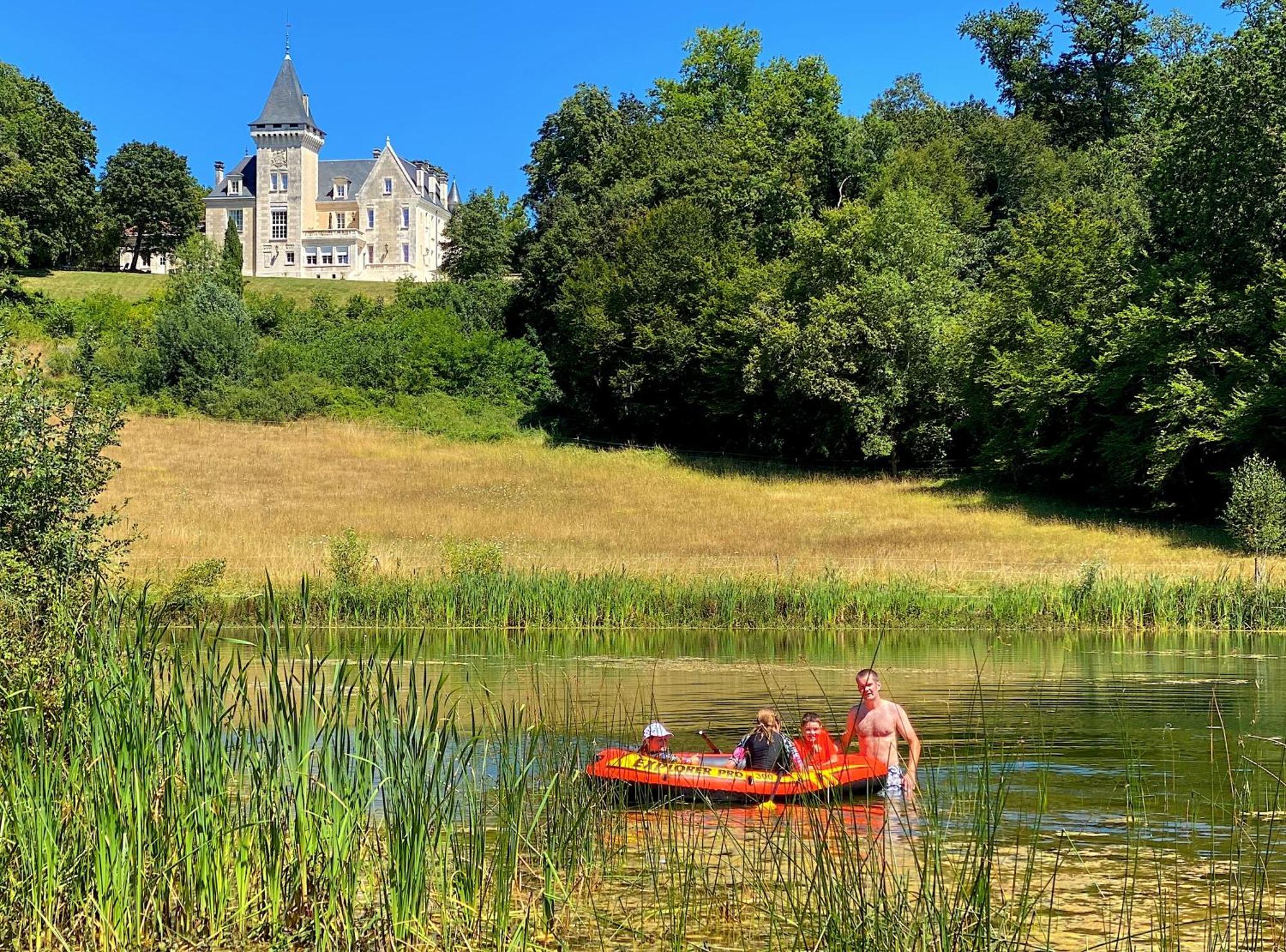 Chateau de Bellevue B&B et Appartements avec Piscine chauffée Saint-Avit  Exterior foto