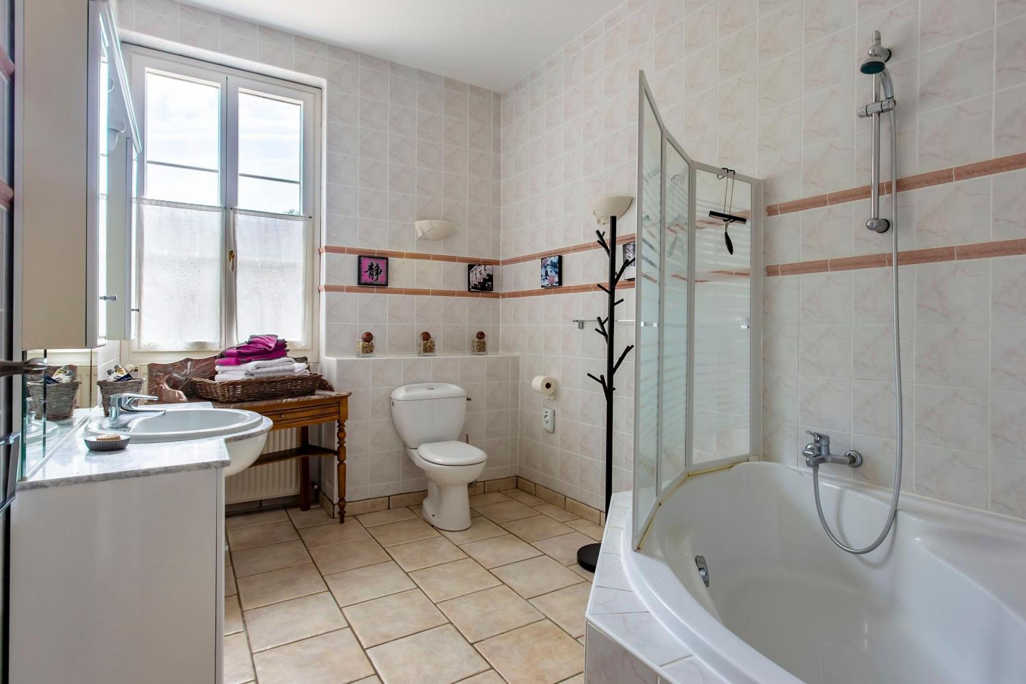 Chateau de Bellevue B&B et Appartements avec Piscine chauffée Saint-Avit  Habitación foto