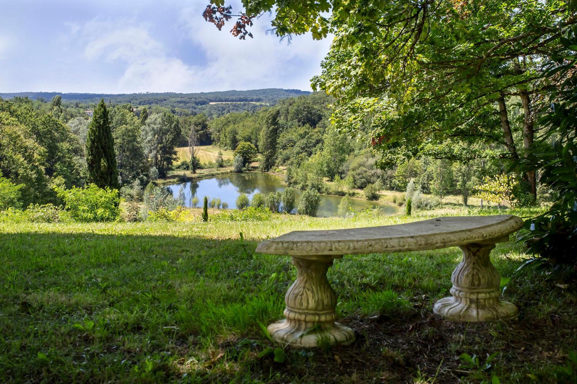 Chateau de Bellevue B&B et Appartements avec Piscine chauffée Saint-Avit  Exterior foto